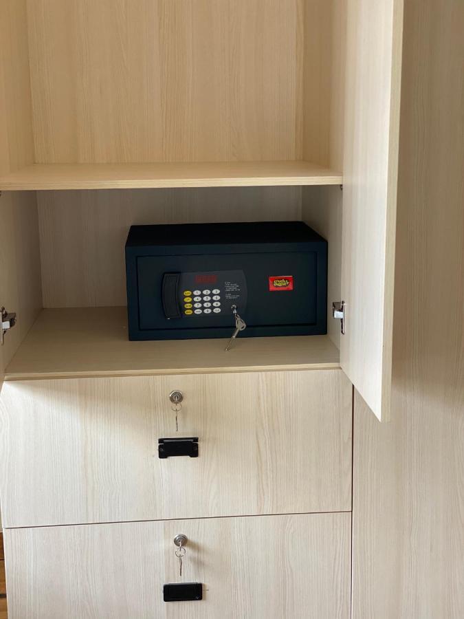 Couch & Cheese Homestel The Most Luxurious Hostel For Working Professionals & Students 浦那 外观 照片