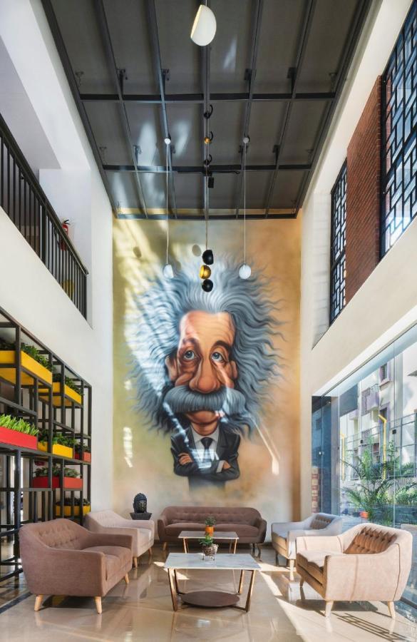 Couch & Cheese Homestel The Most Luxurious Hostel For Working Professionals & Students 浦那 外观 照片